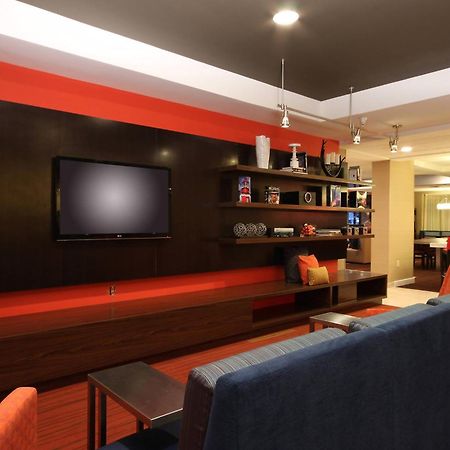 Courtyard By Marriott Palmdale Hotel Exterior photo