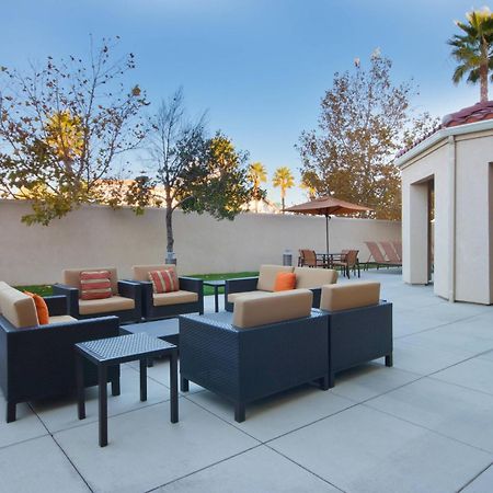 Courtyard By Marriott Palmdale Hotel Exterior photo