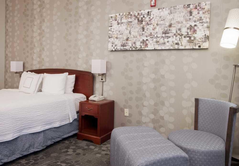 Courtyard By Marriott Palmdale Hotel Exterior photo