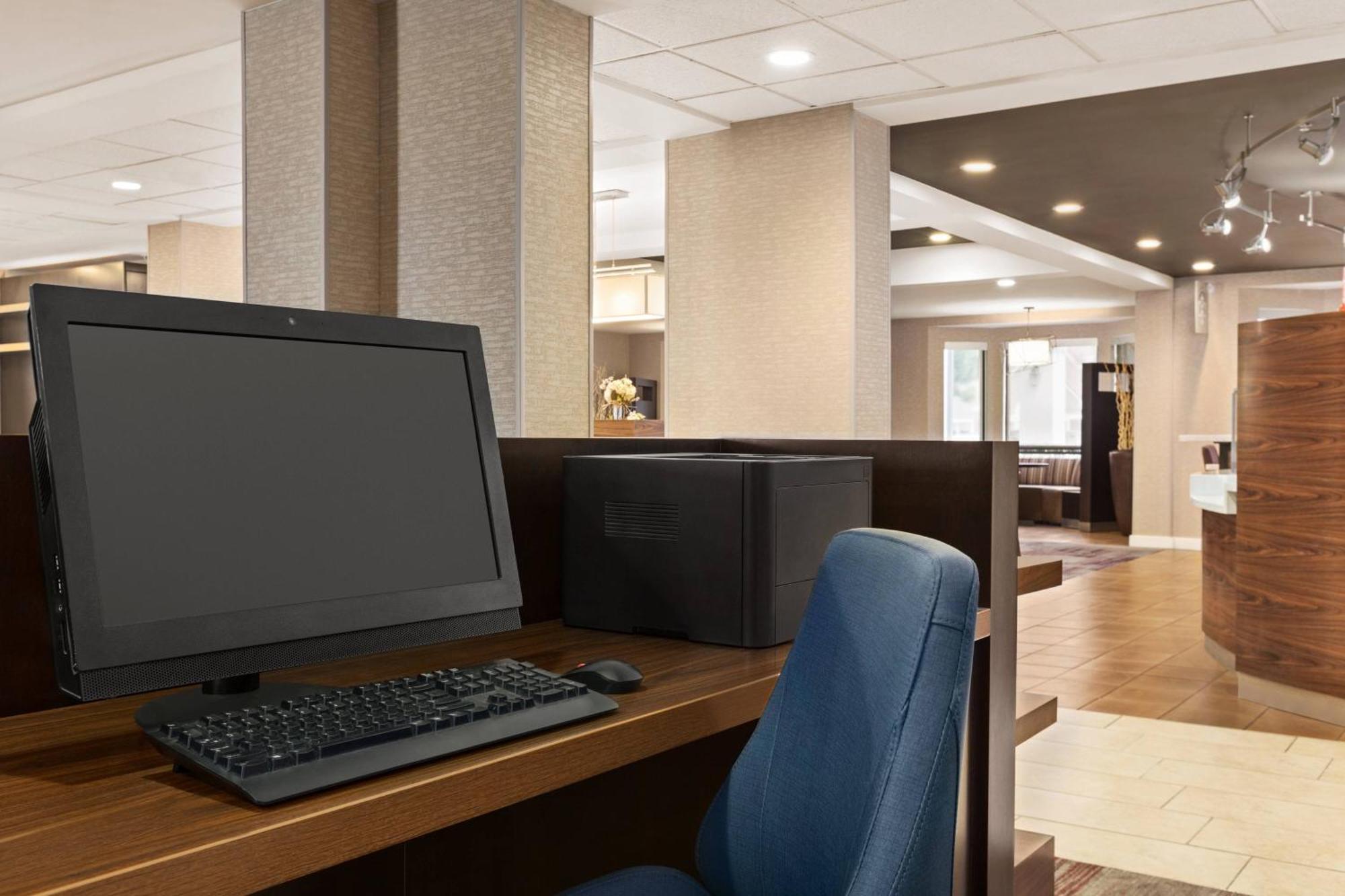 Courtyard By Marriott Palmdale Hotel Exterior photo
