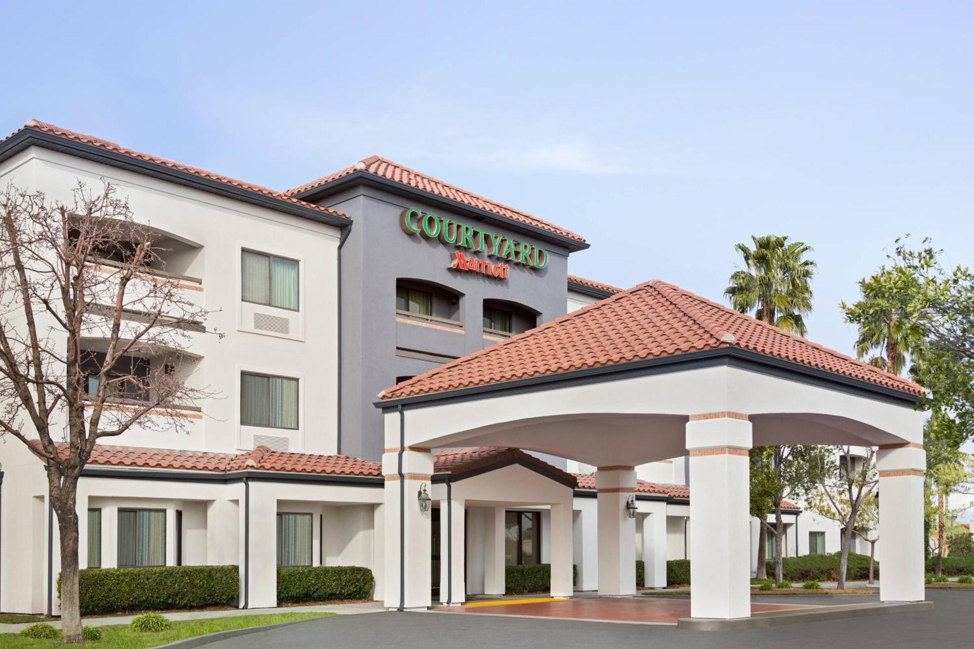 Courtyard By Marriott Palmdale Hotel Exterior photo