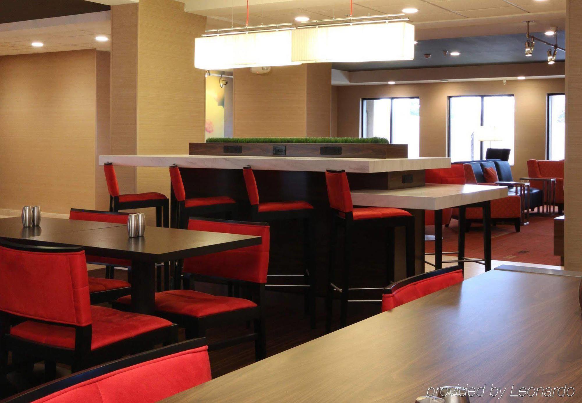 Courtyard By Marriott Palmdale Hotel Restaurant photo